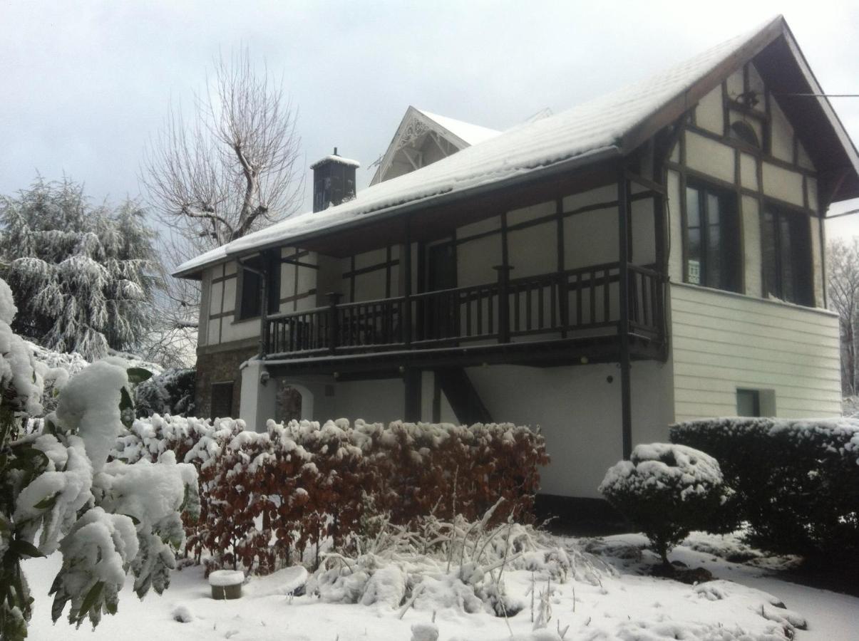 Holiday Home Les Ancolies  Gîte citadin Spa Exterior foto